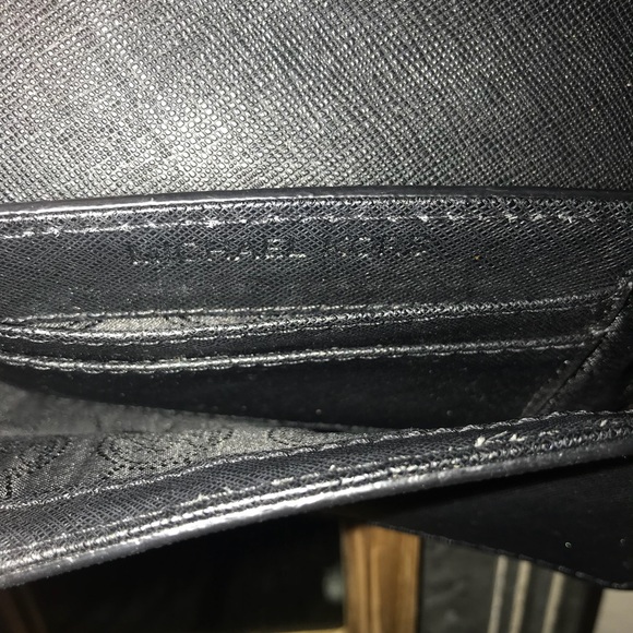 VGUC Michael Kors Crossbody - Picture 4 of 6